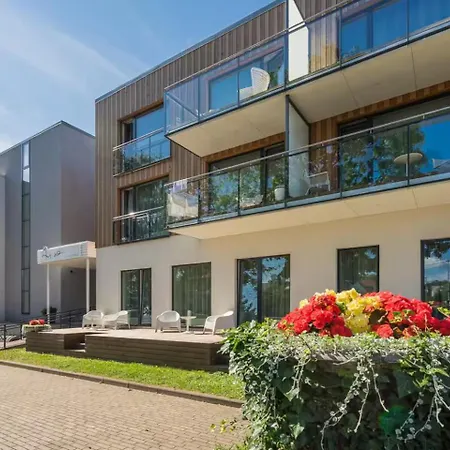 Lovely Aisa | Balcony Apartment Parnu